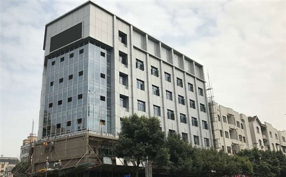 東莞玻璃幕墻