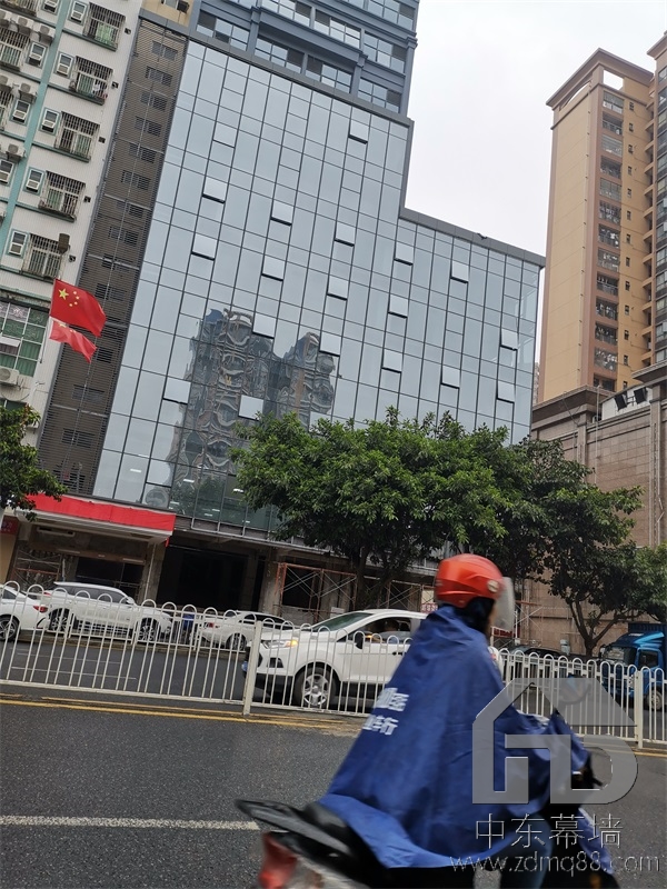 做玻璃幕墻多少錢一平方？